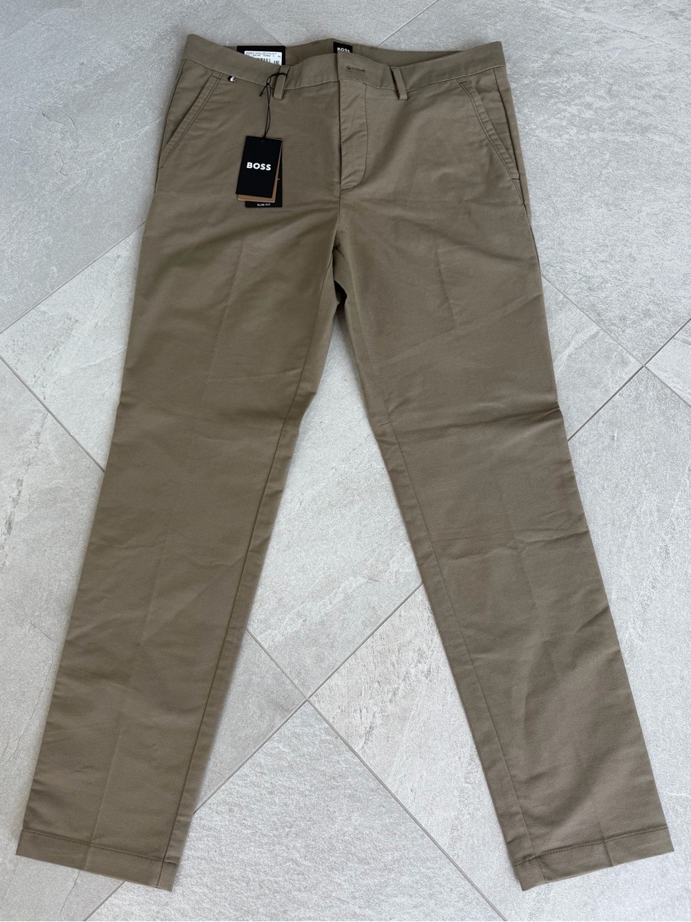 Hugo BOSS
Men's Kaito Slim-Fit Trousers
Size 36/32

Brand new